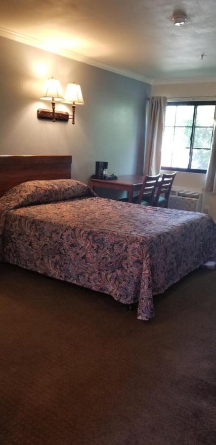 Sierra Crossing Motel Bloomington Экстерьер фото