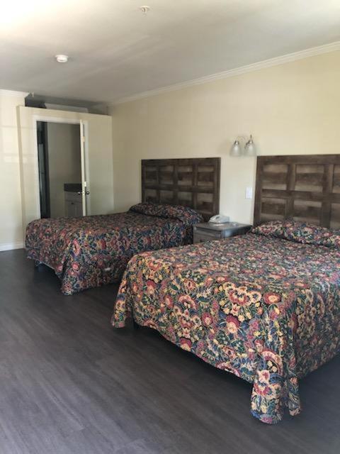 Sierra Crossing Motel Bloomington Экстерьер фото