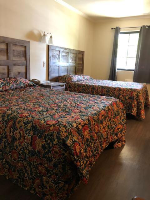 Sierra Crossing Motel Bloomington Экстерьер фото