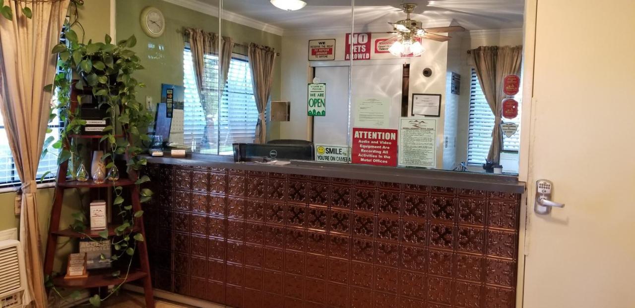Sierra Crossing Motel Bloomington Экстерьер фото