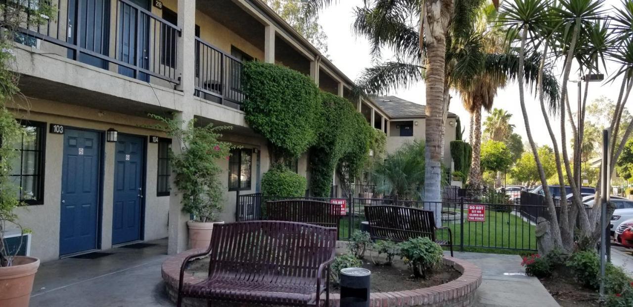 Sierra Crossing Motel Bloomington Экстерьер фото